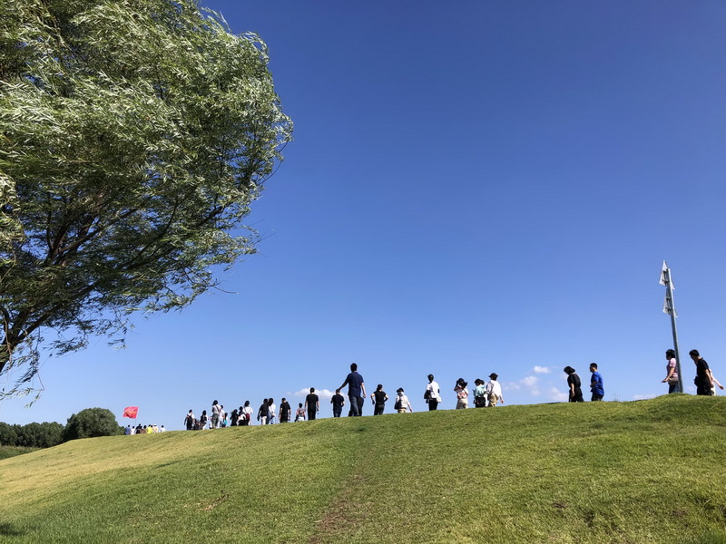 秋日?qǐng)F(tuán)建，風(fēng)景獨(dú)好